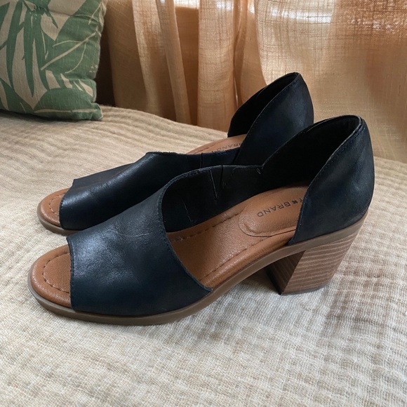 Lucky Brand Peep Toe Heel - Picture 1 of 4